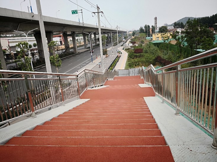 济南市工业北路快速路建设人行天桥新葡的京集团